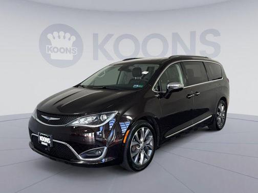 Dark Cordovan Pearlcoat 2018 Chrysler Pacifica Limited