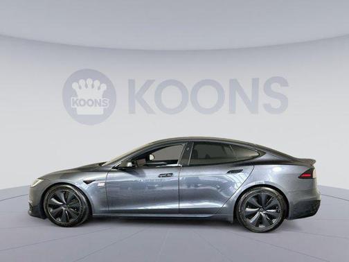 2022 Tesla Model S Plaid