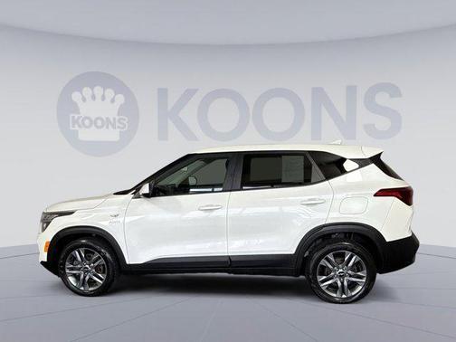 Snow White Pearl 2023 Kia Seltos LX