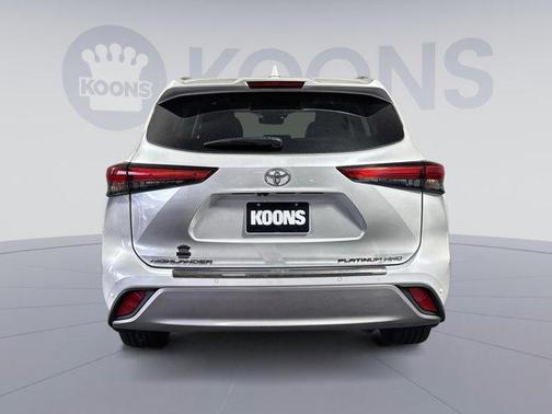 2022 Toyota Highlander Platinum