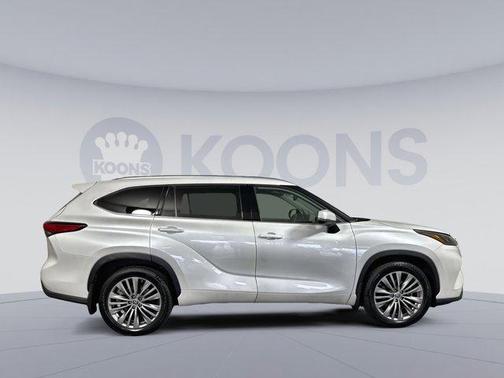 2022 Toyota Highlander Platinum