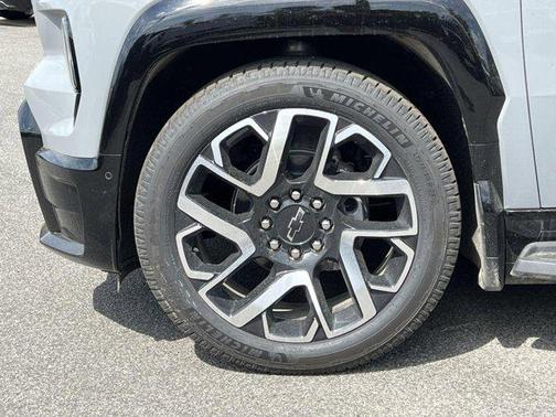 2025 Chevrolet Silverado EV RST