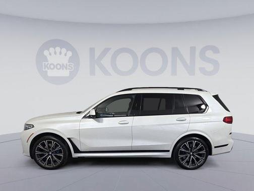 2022 BMW X7 M50i