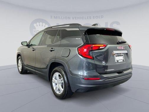 Photo 3 of 22 of 2020 GMC Terrain SLE