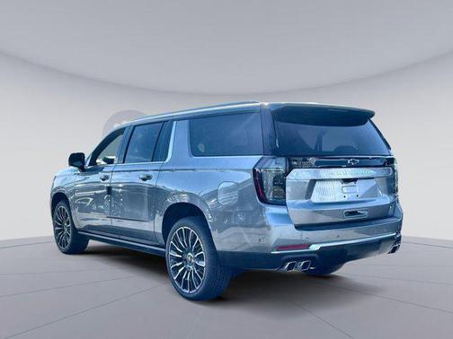 2025 Chevrolet Suburban 4WD High Country
