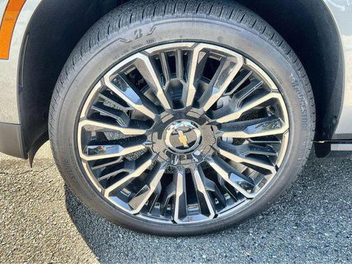 2025 Chevrolet Suburban 4WD High Country