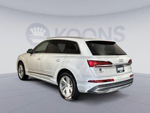 2022 Audi Q7 55 Premium Plus