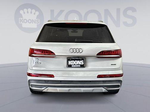 2022 Audi Q7 55 Premium Plus