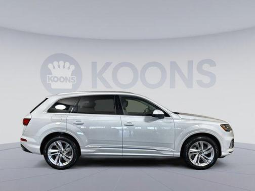 2022 Audi Q7 55 Premium Plus
