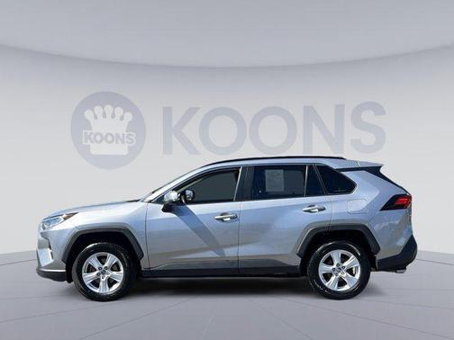 Silver Sky Metallic 2019 Toyota RAV4 XLE