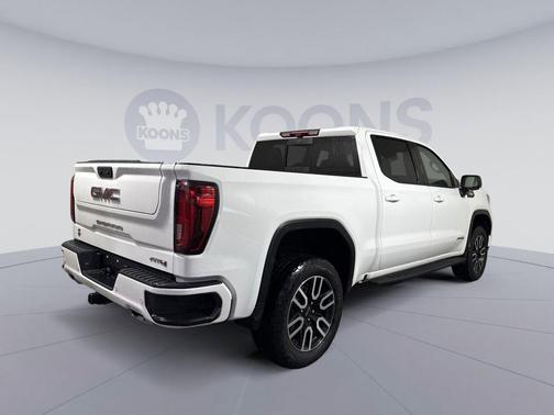 Summit White 2025 GMC Sierra 1500 AT4