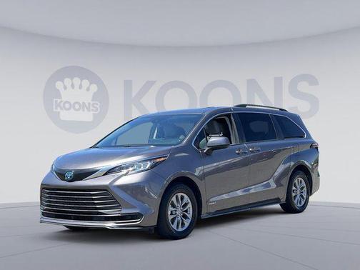 2021 Toyota Sienna LE