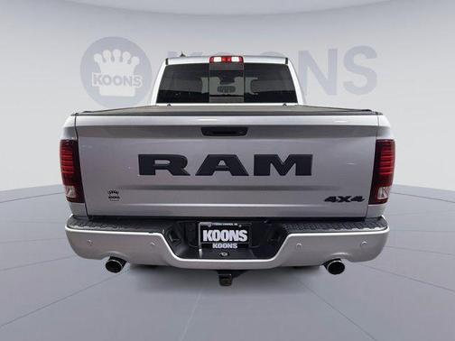 2018 RAM 1500 Night Crew Cab 4x4 5'7' Box