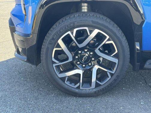 2025 Chevrolet Silverado EV RST