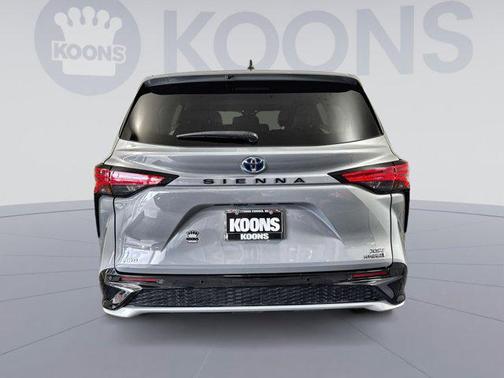 2023 Toyota Sienna XSE 7 Passenger