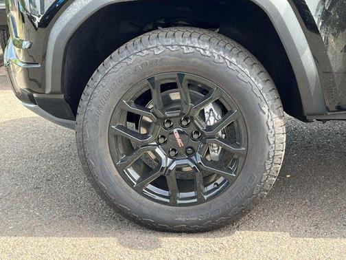 2025 GMC Canyon Denali