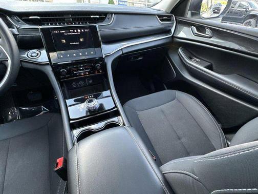 2022 Jeep Grand Cherokee L Laredo