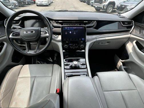 2022 Jeep Grand Cherokee Overland