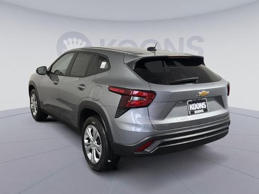 Sterling Gray Metallic 2026 Chevrolet Trax LS
