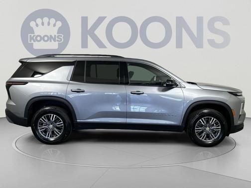 Sterling Gray Metallic 2026 Chevrolet Traverse LT