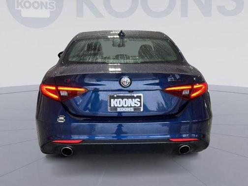 2021 Alfa Romeo Giulia Base