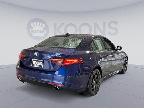 2021 Alfa Romeo Giulia Base