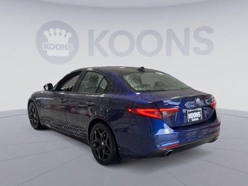 2021 Alfa Romeo Giulia Base