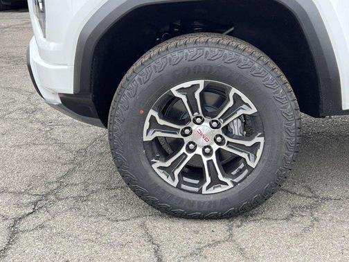 2025 GMC Canyon Base