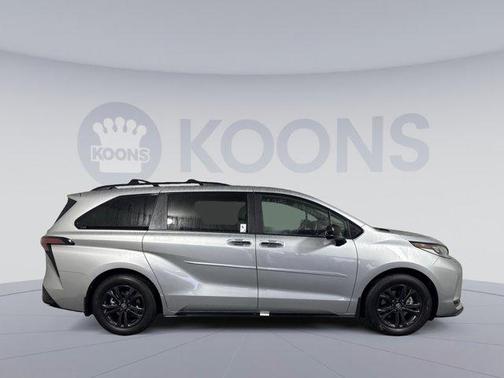 2025 Toyota Sienna XSE 7 Passenger
