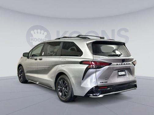 2025 Toyota Sienna XSE 7 Passenger