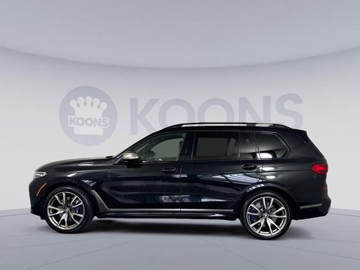 Black Sapphire Metallic 2022 BMW X7 M50i