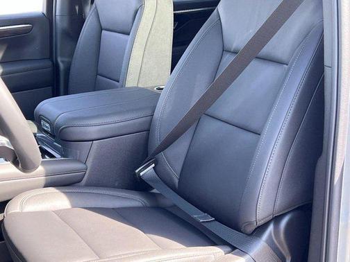2025 Chevrolet Suburban LT