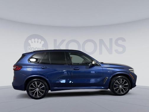 Phytonic Blue Metallic 2022 BMW X5 M50i