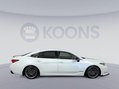 Wind Chill Pearl 2019 Toyota Avalon Touring