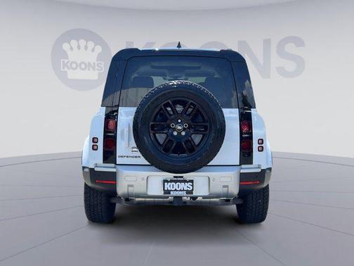 2024 Land Rover Defender 110 P300