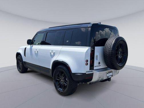 2024 Land Rover Defender 110 P300