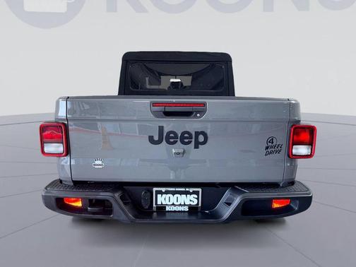 Sting-Gray Clearcoat 2021 Jeep Gladiator Willys 4x4