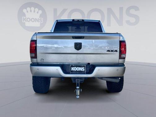 2017 RAM 3500 Laramie Crew Cab 4x4 6'4' Box