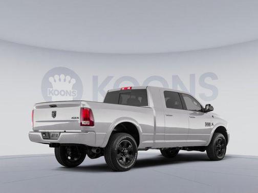 2017 RAM 3500 Laramie Crew Cab 4x4 6'4' Box