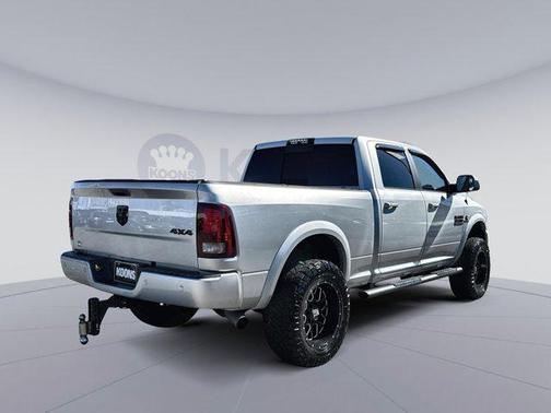 2017 RAM 3500 Laramie Crew Cab 4x4 6'4' Box