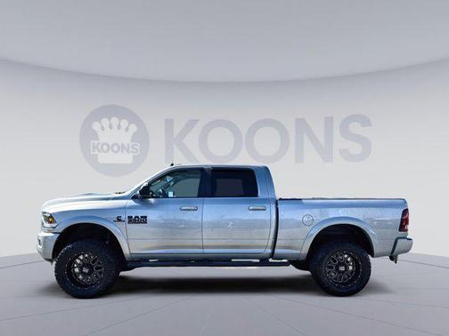 2017 RAM 3500 Laramie Crew Cab 4x4 6'4' Box