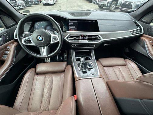 2021 BMW X7 M50i