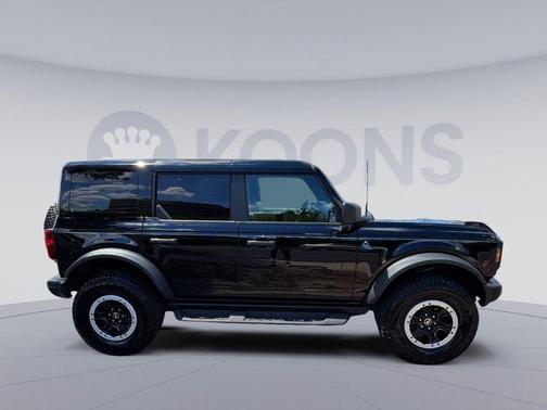 SHADOW BLACK 2024 Ford Bronco Black Diamond