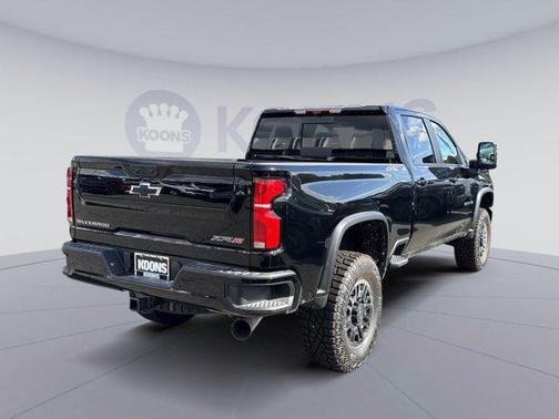 2025 Chevrolet Silverado 2500 4WD Crew Cab Standard Bed ZR2