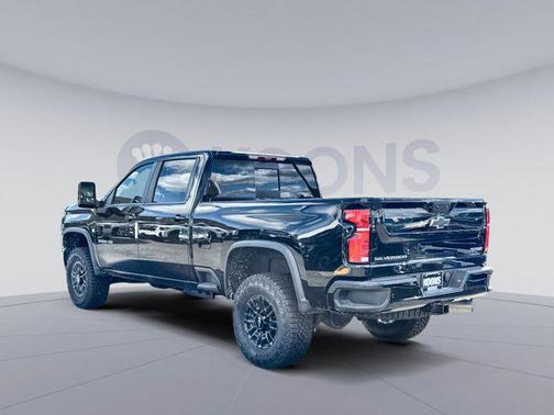 2025 Chevrolet Silverado 2500 4WD Crew Cab Standard Bed ZR2