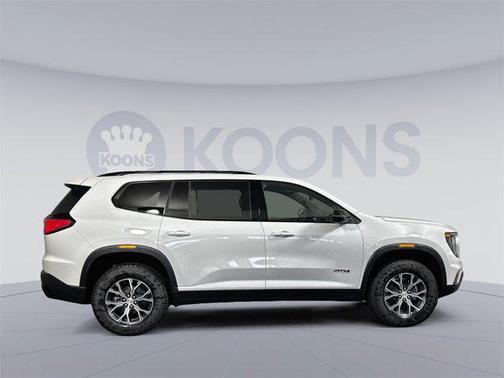 2026 GMC Acadia AWD AT4