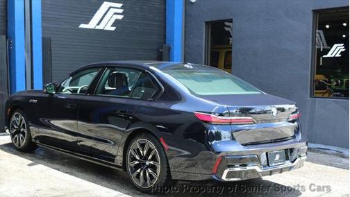 2025 BMW i7 M70