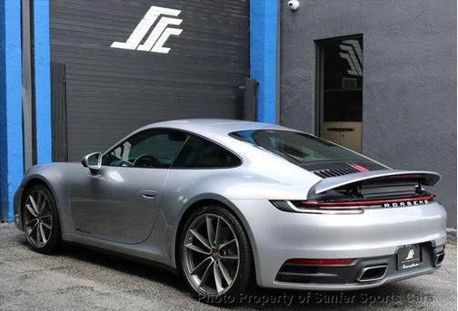2022 Porsche 911 Carrera