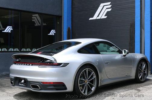 2022 Porsche 911 Carrera