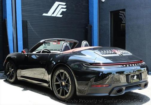 2025 Porsche 911 Carrera